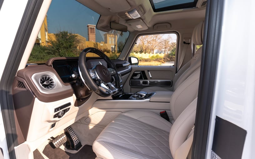 Mercedes G63 AMG (Wei&szlig;), 2022  zur Miete in Ras Al Khaimah