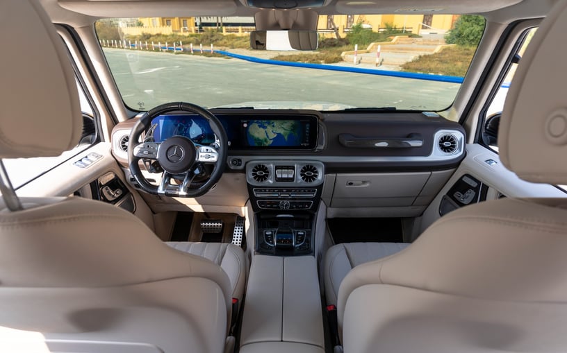 Mercedes G63 AMG (Wei&szlig;), 2022  zur Miete in Ras Al Khaimah