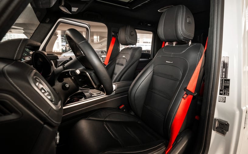 Mercedes G63 AMG (Wit), 2025 te huur in Abu Dhabi