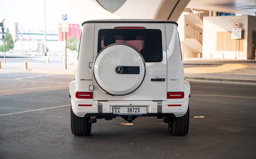 Mercedes G63 AMG (Wit), 2025 te huur in Abu Dhabi