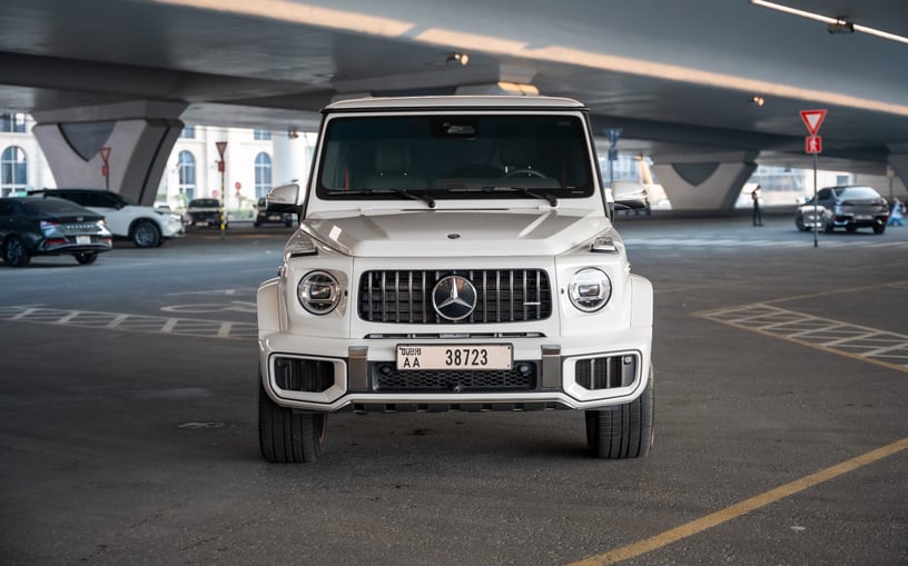 Mercedes G63 AMG (Wit), 2025 te huur in Abu Dhabi