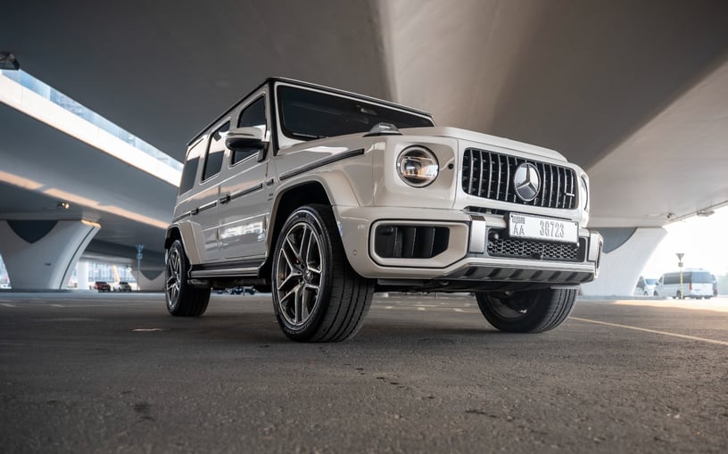 Mercedes G63 AMG (Wit), 2025 te huur in Abu Dhabi