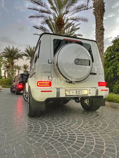 Mercedes Classe G (Blanc), 2020 &agrave; louer &agrave; Duba&iuml;