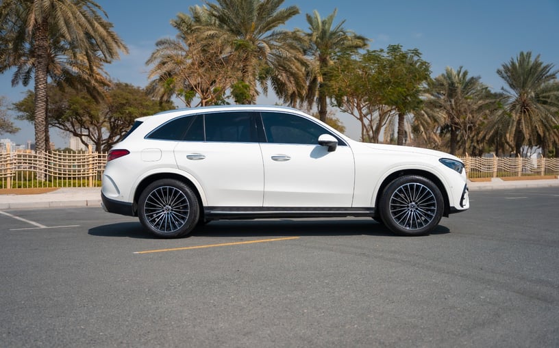 Mercedes GLC 200 SUV (Blanco), 2024 - ofertas de arrendamiento en Dub&aacute;i
