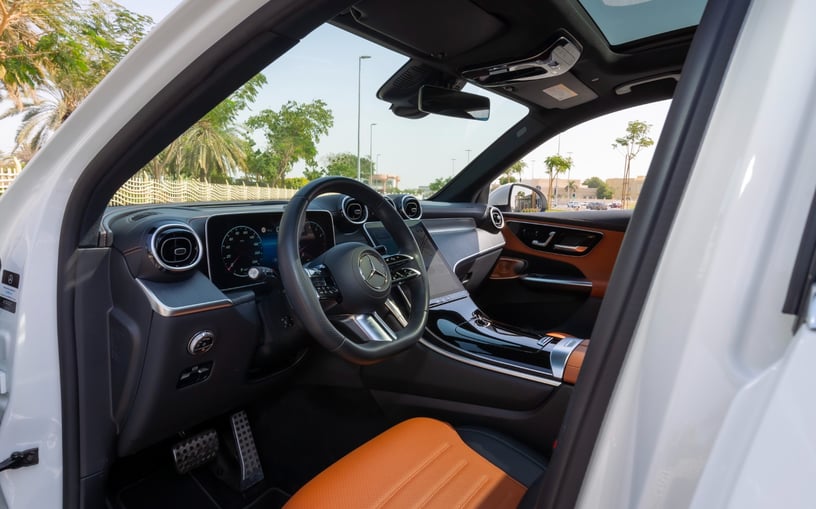 Mercedes GLC 200 SUV (Blanco), 2024 - ofertas de arrendamiento en Dub&aacute;i