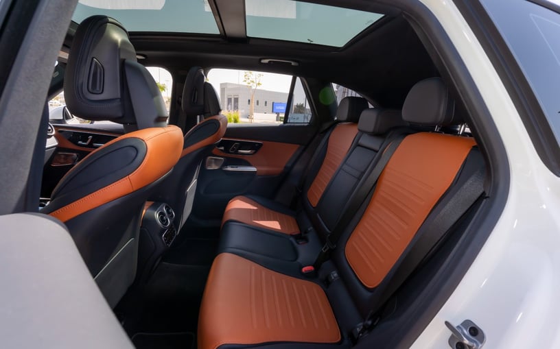 Mercedes GLC 200 SUV (Blanco), 2024 - ofertas de arrendamiento en Dub&aacute;i