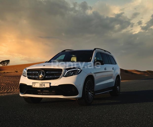 Mercedes GLE (Bianca), 2020 in affitto a Dubai