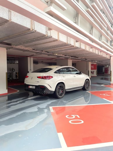 Dubai'de kiralık Mercedes GLE63 (Beyaz), 2021