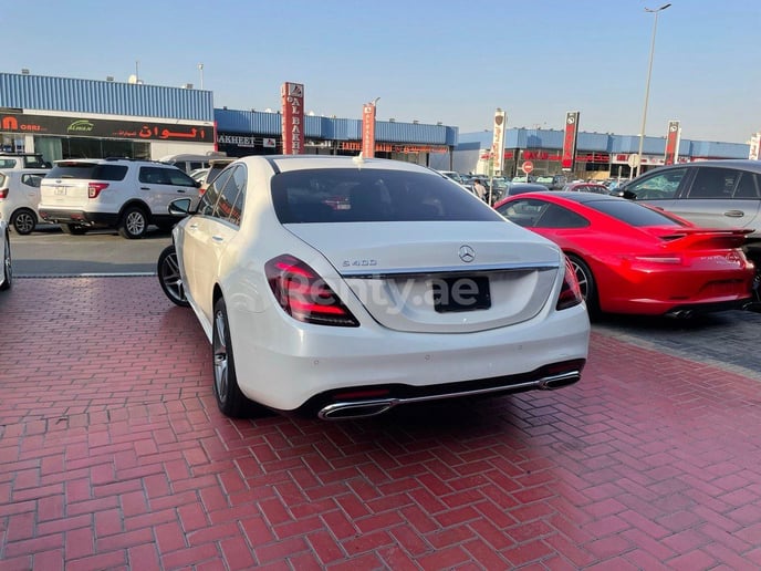 Mercedes Classe S (Blanc), 2017 &agrave; louer &agrave; Duba&iuml;
