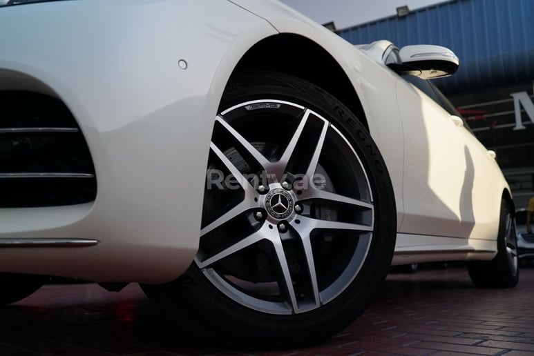 Mercedes Classe S (Blanc), 2017 &agrave; louer &agrave; Duba&iuml;