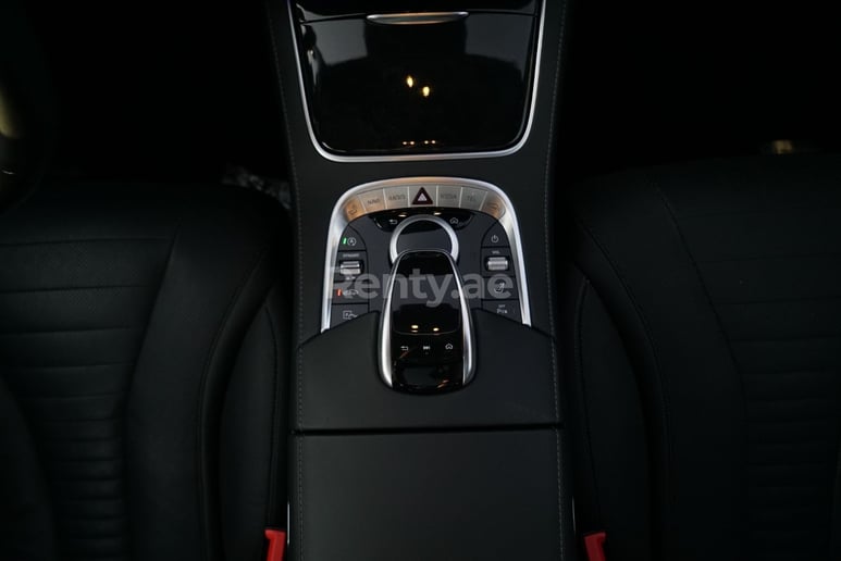 Mercedes Classe S (Blanc), 2017 &agrave; louer &agrave; Duba&iuml;