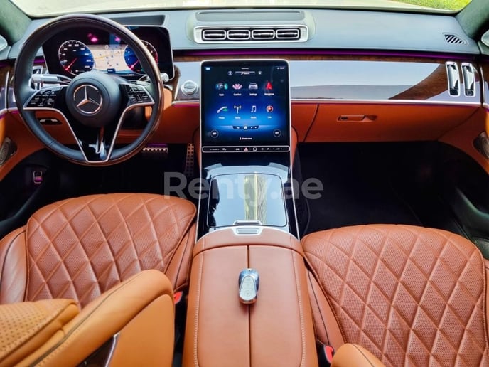 Mercedes S500 Class (Wit), 2021 te huur in Dubai