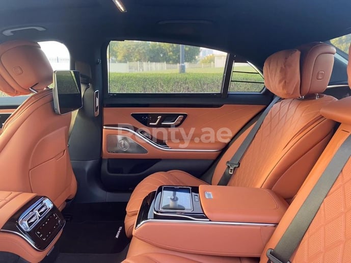 Mercedes S Class (Bianca), 2021 in affitto a Dubai
