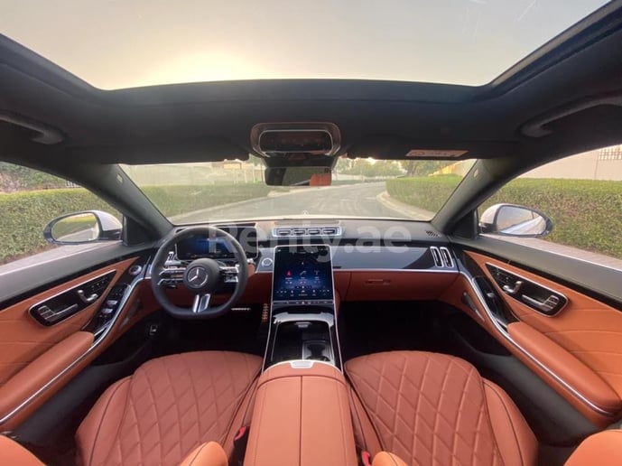 Mercedes S Class (Bianca), 2021 in affitto a Dubai
