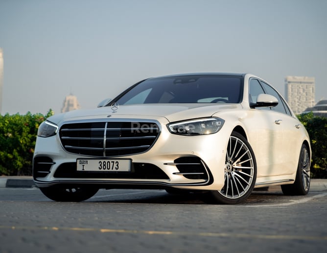 Mercedes S Class (Bianca), 2021 in affitto a Dubai