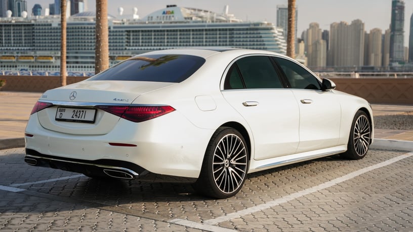 Mercedes S580 (Белый), 2022 для аренды в Рас-эль-Хайме