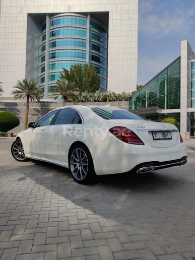 在迪拜 租 梅赛德斯 S450 (白色), 2018