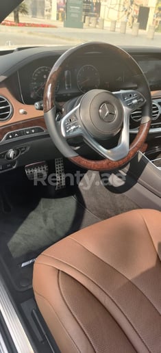 在迪拜 租 梅赛德斯 S450 (白色), 2018