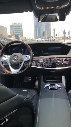 Dubai'de kiralık Mercedes S560 (Beyaz), 2018