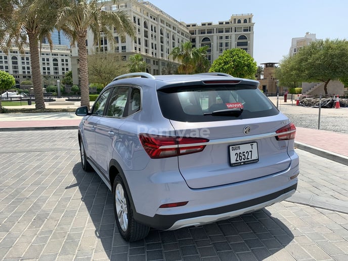MG RX5 (Bleue), 2022 &agrave; louer &agrave; Sharjah