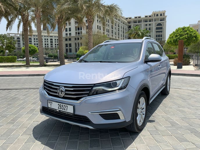 MG RX5 (Bleue), 2022 &agrave; louer &agrave; Sharjah