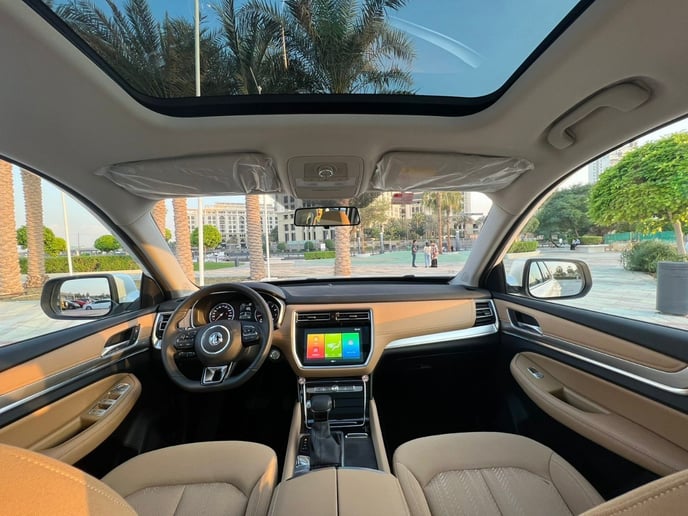 MG RX8 (Bianca), 2025 in affitto a Ras Al Khaimah