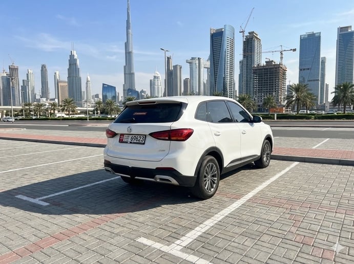 MG ZS (Blanc), 2026 &agrave; louer &agrave; Duba&iuml;