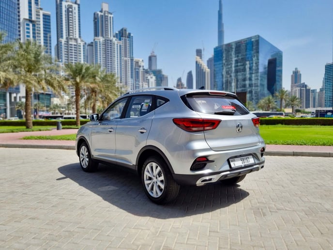 MG ZS (Argent), 2025 &agrave; louer &agrave; Sharjah