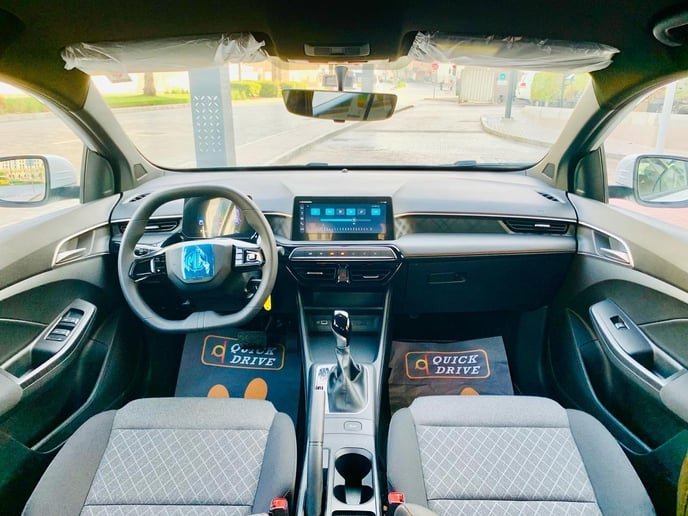 إيجار إم جي3 (أبيض), 2025 في دبي