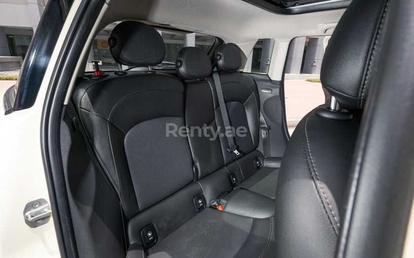 Mini Cooper S (Wei&szlig;), 2020  zur Miete in Dubai