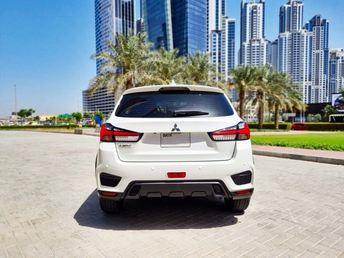 إيجار Mitsubishi Asx (أبيض), 2022 في دبي 2