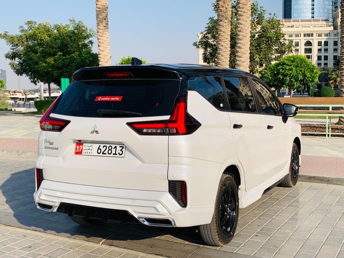 Mitsubishi Xpander (Wei&szlig;), 2025  zur Miete in Dubai