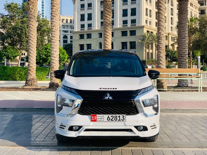Mitsubishi Xpander (Wei&szlig;), 2025  zur Miete in Dubai
