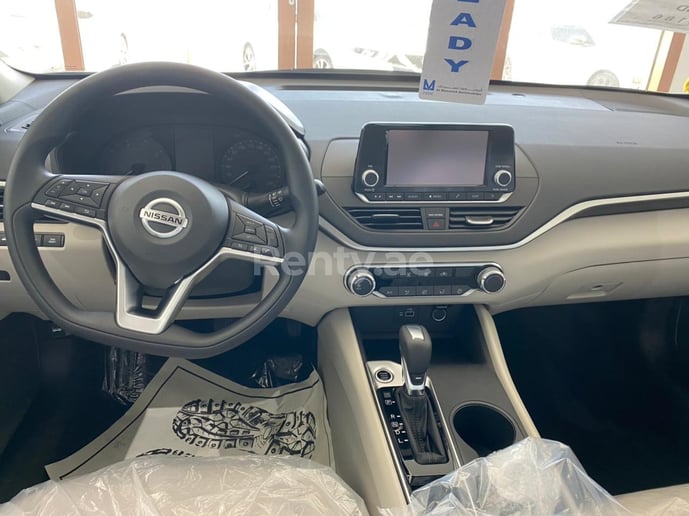 Nissan Altima (Blanc), 2021 &agrave; louer &agrave; Duba&iuml;