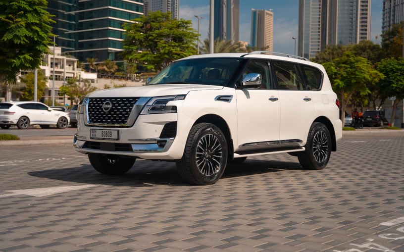 日产巡逻队 Platinum V6 (白色), 2024 - 阿布扎比租赁报价