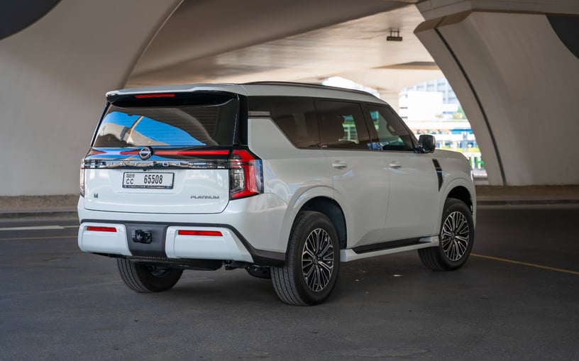 Nissan Patrol Platinum V6 (Blanc), 2025 &agrave; louer &agrave; Sharjah