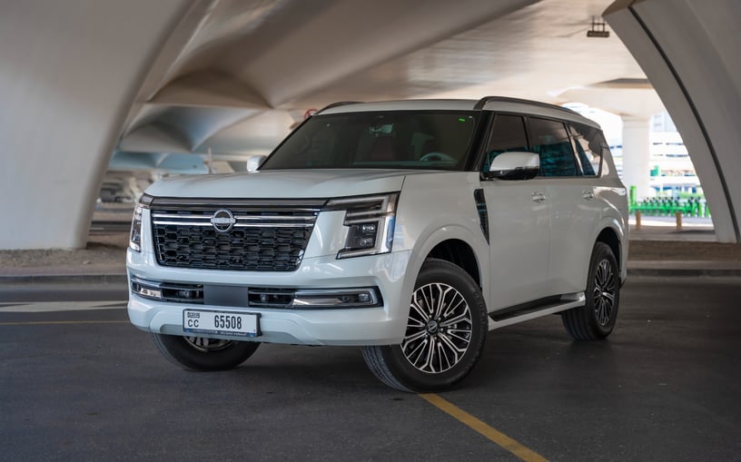 Nissan Patrol Platinum V6 (Blanc), 2025 &agrave; louer &agrave; Sharjah