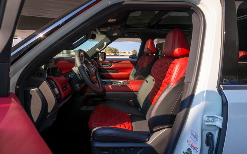 Nissan Patrol Platinum V6 (Blanc), 2025 &agrave; louer &agrave; Sharjah