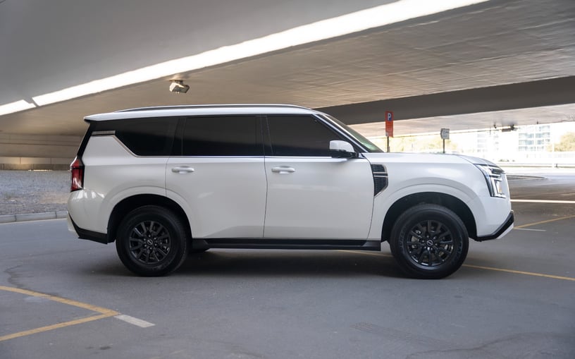 Nissan Patrol SE (أبيض), 2025 - عروض التأجير في الشارقة