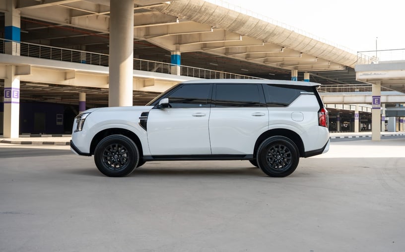 Nissan Patrol Platinum V6 (Bianca), 2026 in affitto a Abu Dhabi