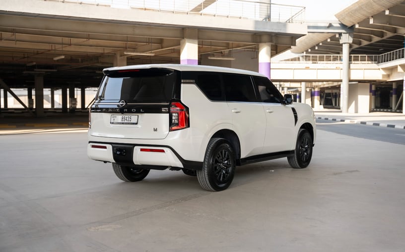 Nissan Patrol Platinum V6 (Bianca), 2026 in affitto a Abu Dhabi