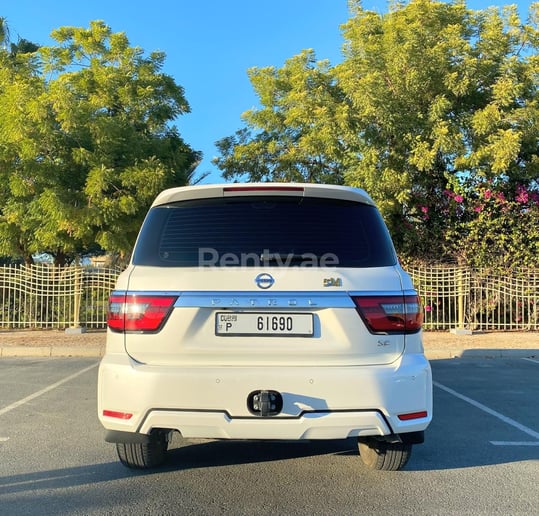 Dubai'de kiralık Nissan Patrol V6 (Beyaz), 2020