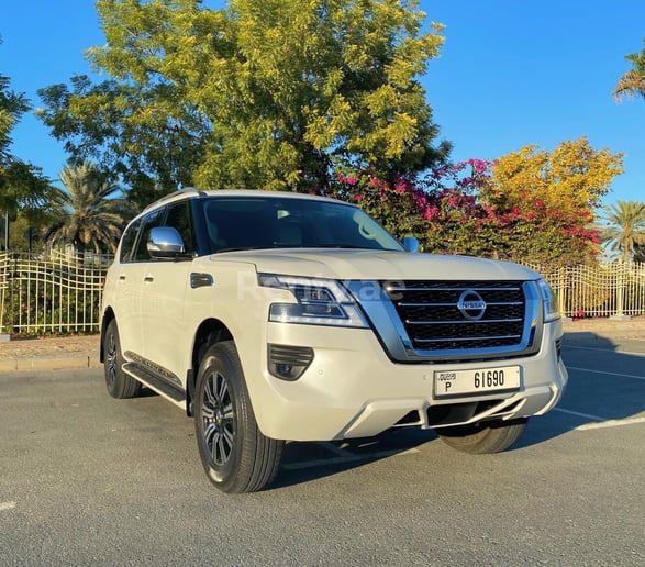 Dubai'de kiralık Nissan Patrol V6 (Beyaz), 2020