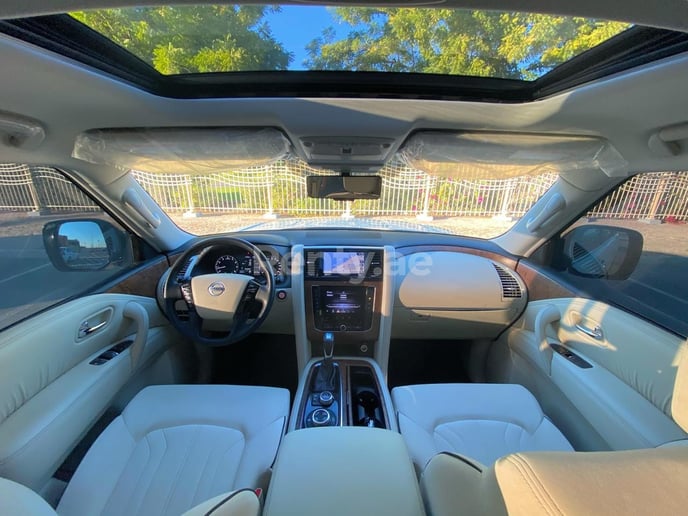 Dubai'de kiralık Nissan Patrol V6 (Beyaz), 2020