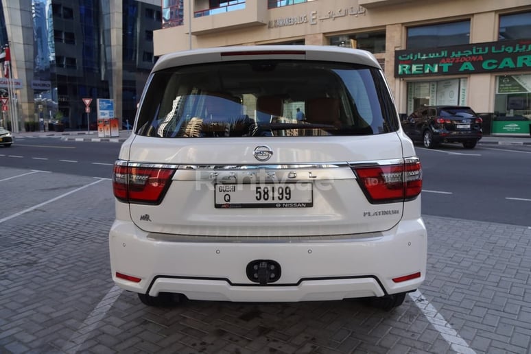 Nissan Patrol (Wit), 2021 te huur in Sharjah