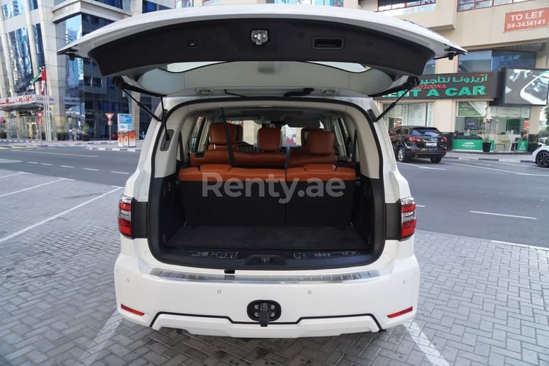 Nissan Patrol (Wit), 2021 te huur in Sharjah