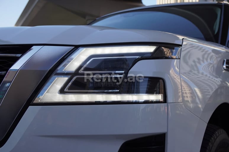 Nissan Patrol (Wit), 2021 te huur in Sharjah