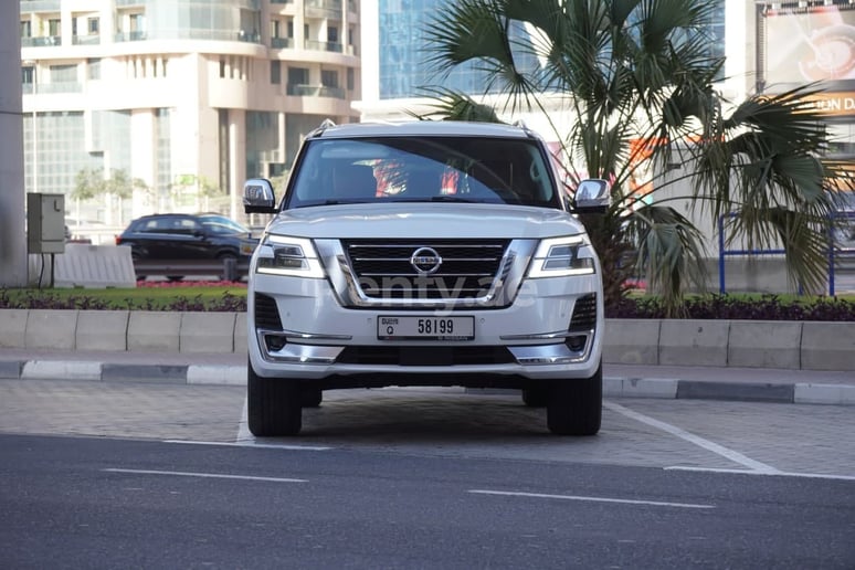 Nissan Patrol (Wit), 2021 te huur in Sharjah