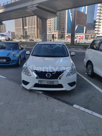 Dubai'de kiralık Nissan Sunny (Beyaz), 2019