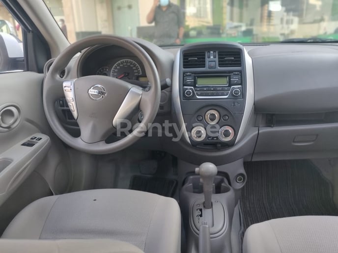 Dubai'de kiralık Nissan Sunny (Beyaz), 2019